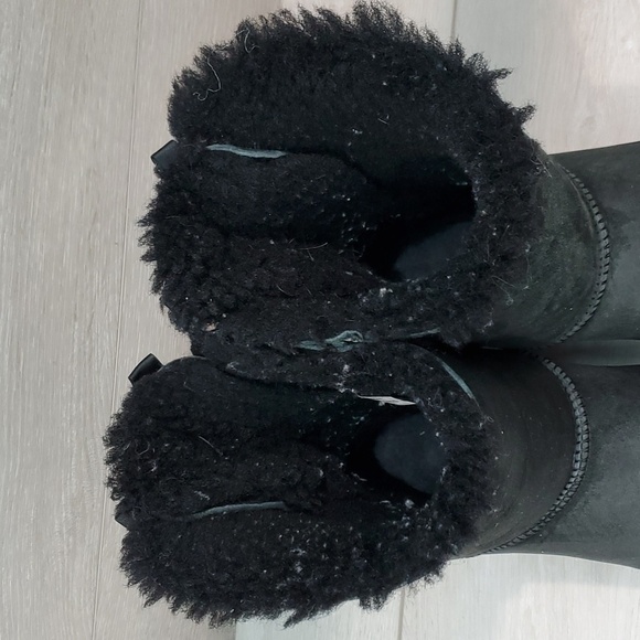 Ugg Australia Women Short Leather Sheepskin Bows Boots shoes sz 9 - Picture 5 of 15